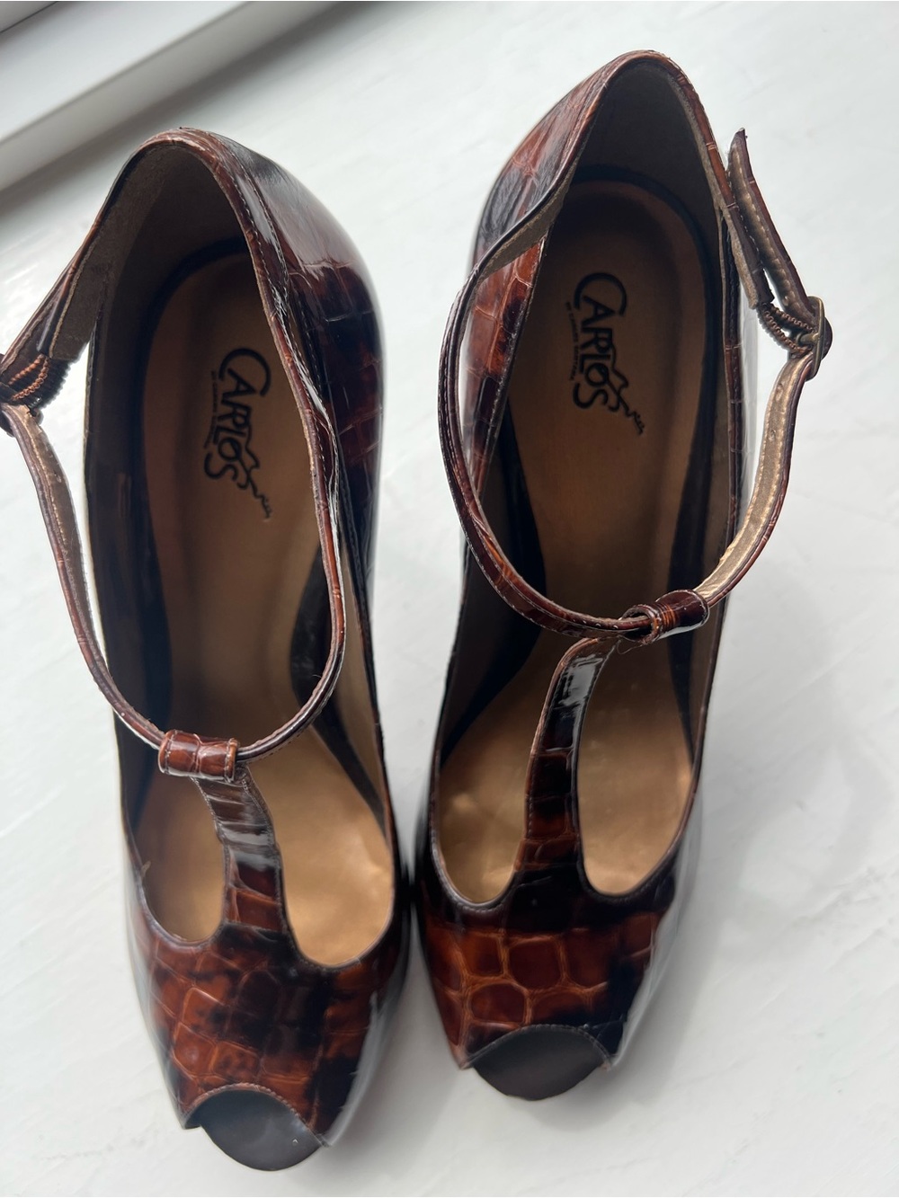 Carlos Santana Alleged T-Strap Platform Heels, 10 - Picture 3 of 9